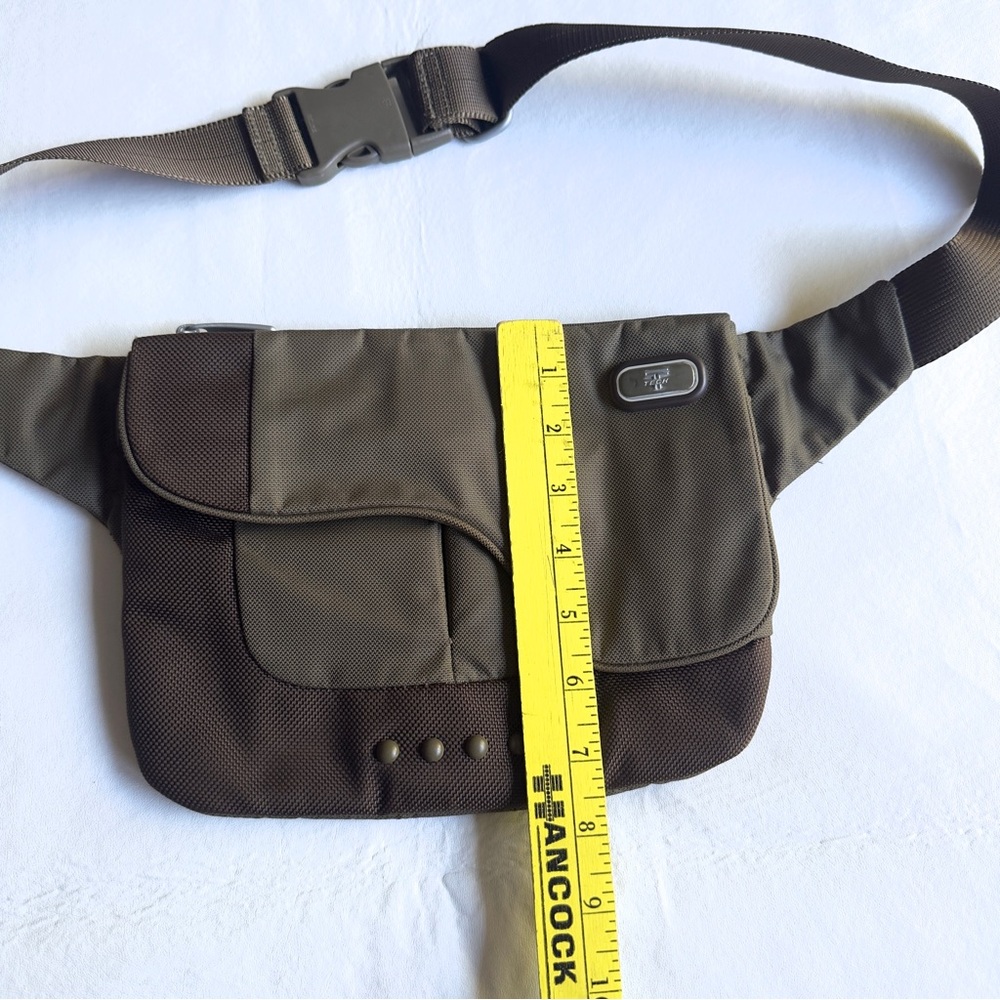 Tumi T Tech Belt Bag Nylon Clutch Bag - Picture 12 of 13
